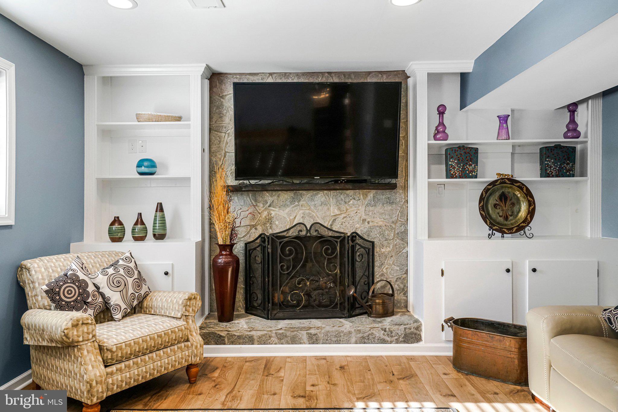 2314 Apple Hill Road Alexandria, VA 22308 - Photo 13 of 45 Family room with fireplace