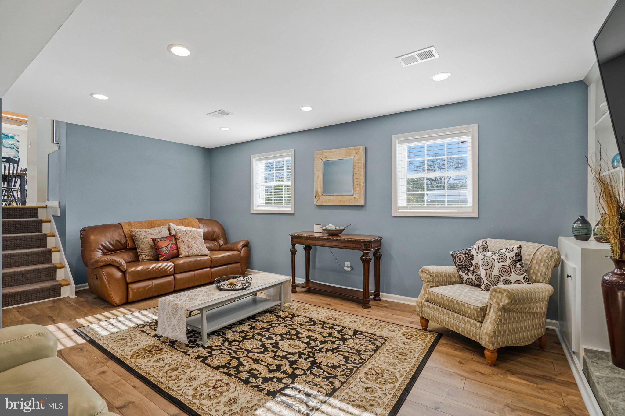2314 Apple Hill Road Alexandria, VA 22308 - Photo 14 of 45 Family room