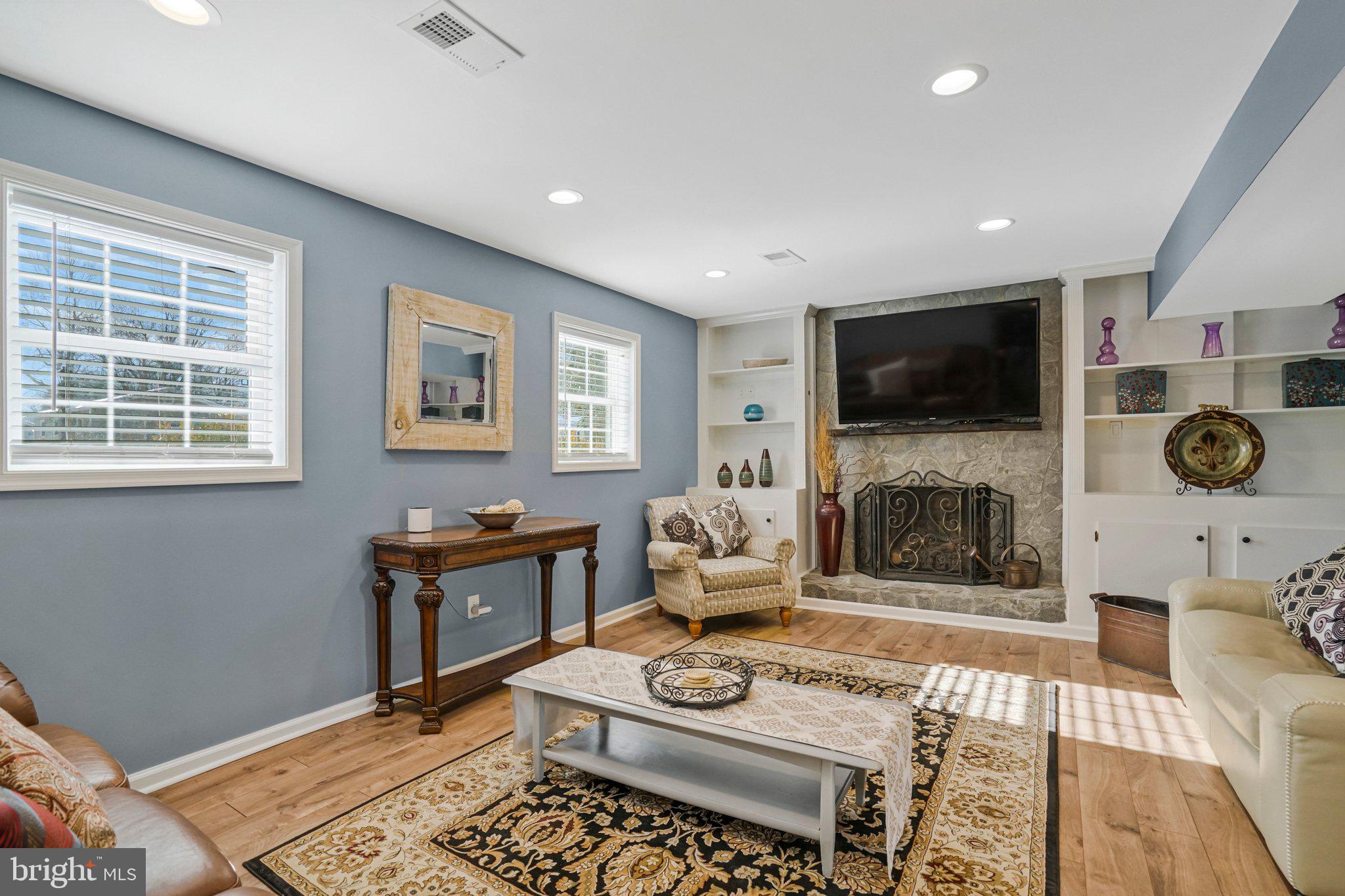 2314 Apple Hill Road Alexandria, VA 22308 - Photo 17 of 45 Family room