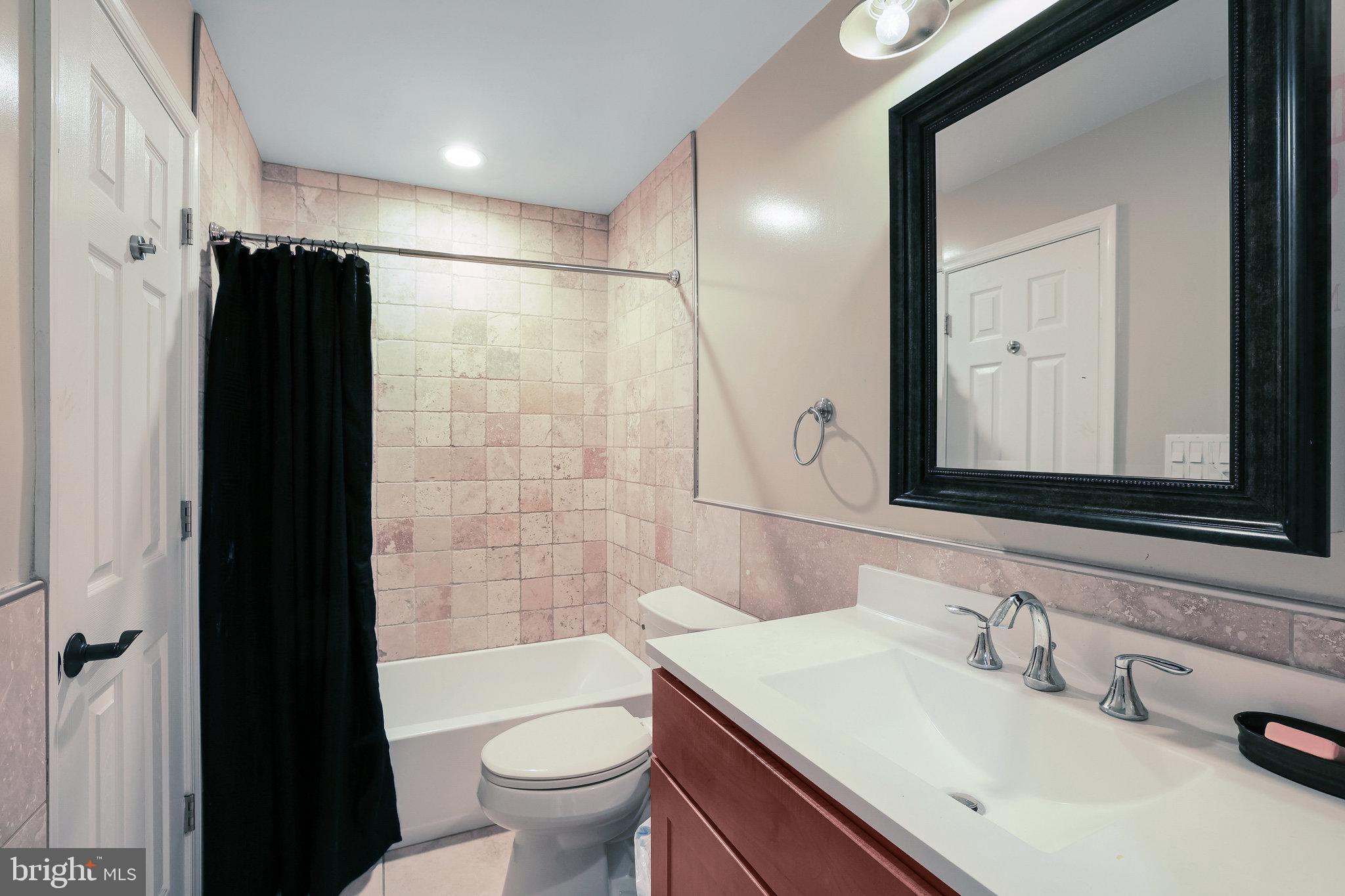 2314 Apple Hill Road Alexandria, VA 22308 - Photo 31 of 45 Third and fourth bedroom bathroom