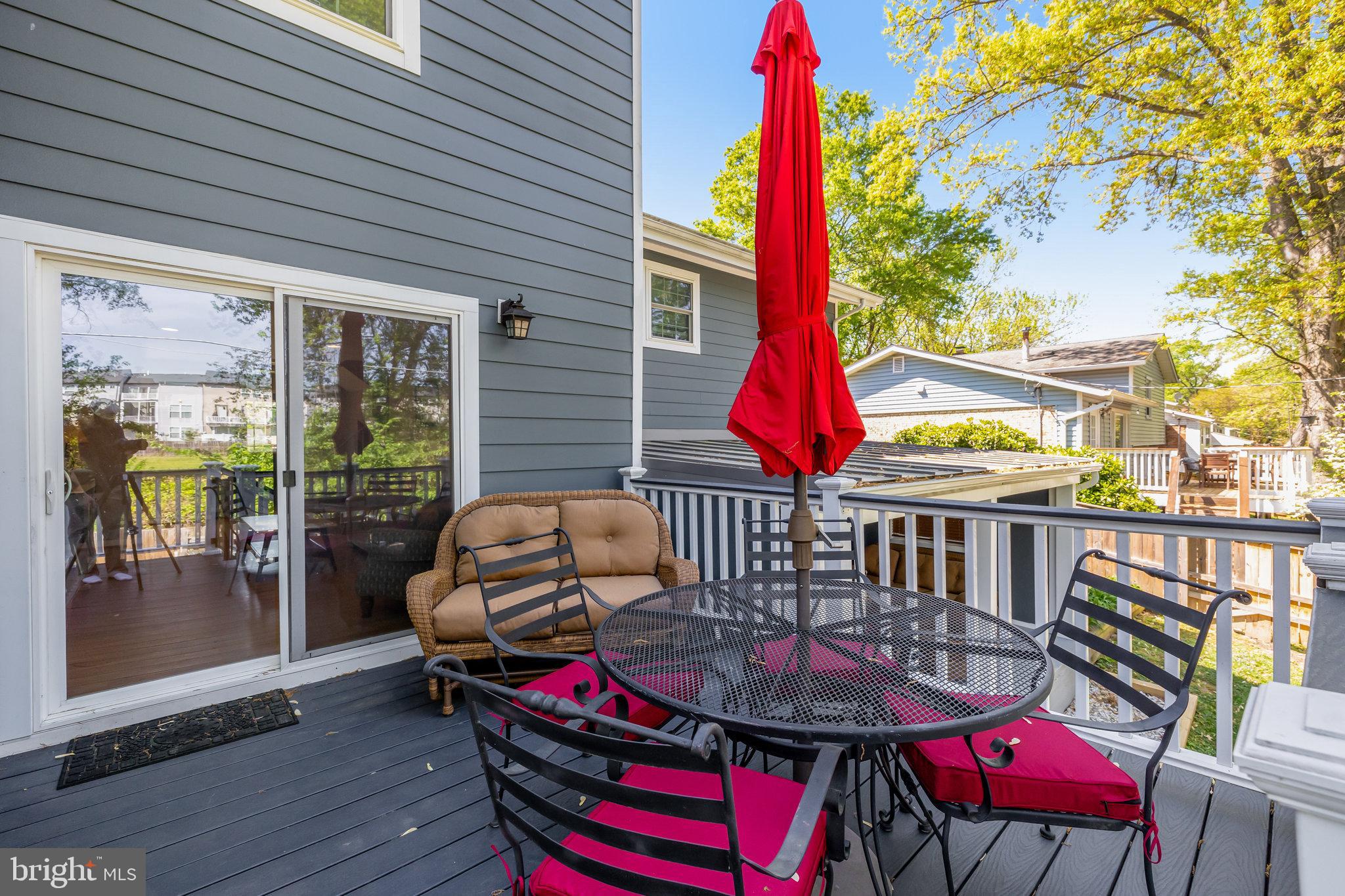 2314 Apple Hill Road Alexandria, VA 22308 - Photo 43 of 45 Back deck off living room