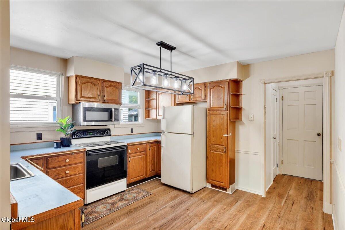 1831 Eastern Parkway Schenectady, NY 12309 - Photo 41 of 53 41-1831 Eastern Pkwy-50