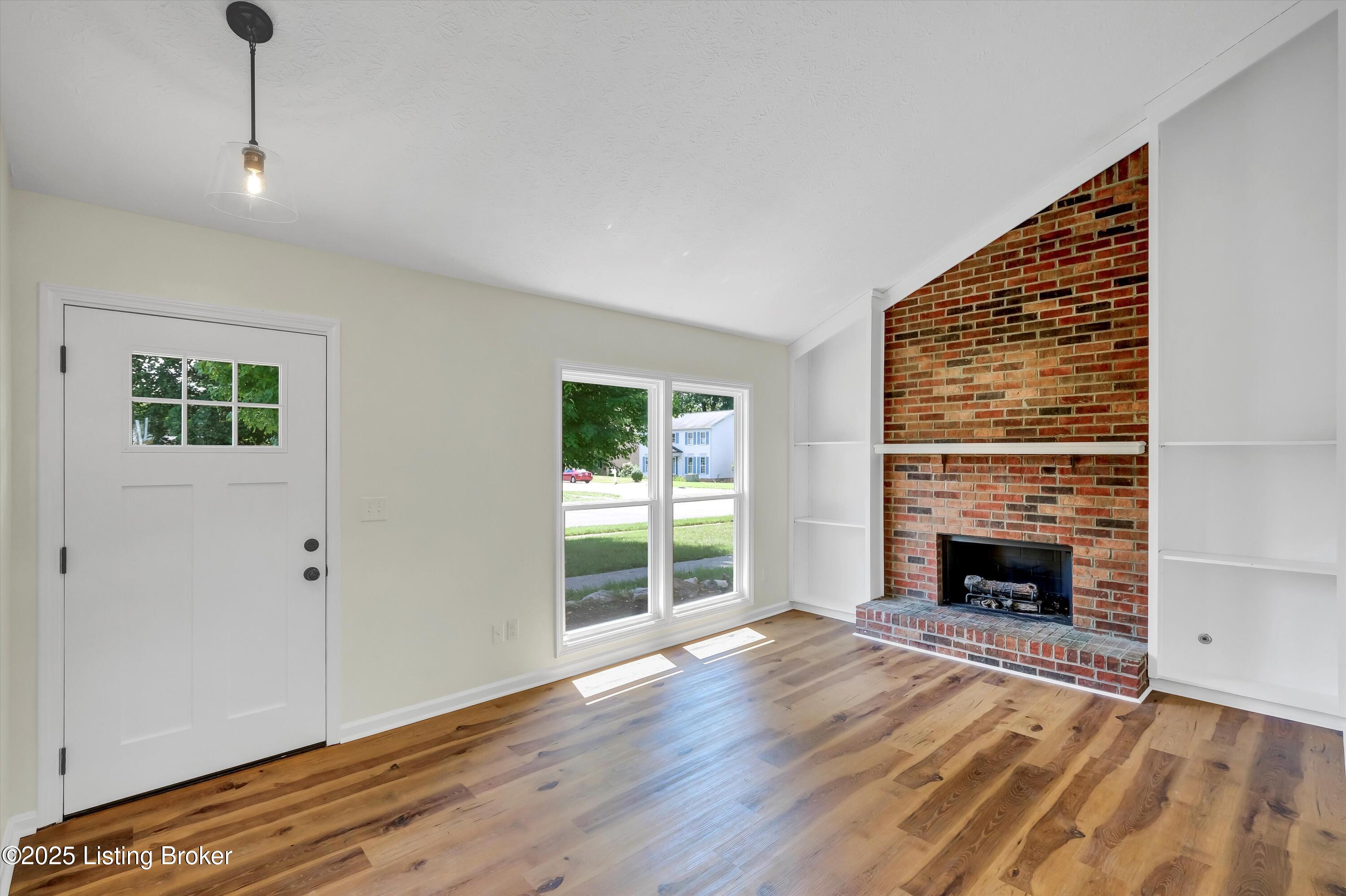 6012 Hurstview Road Louisville, KY 40291 - Photo 6 of 39 05-6012 Hurstview Rd