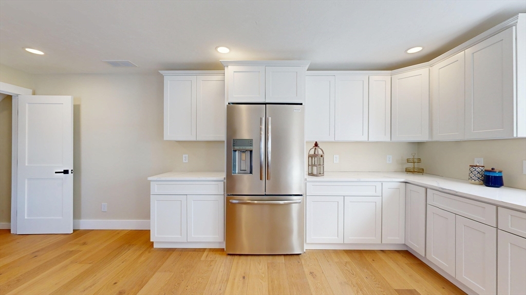 46 Hastings Avenue Worcester, MA 01606 - Photo 12 of 38