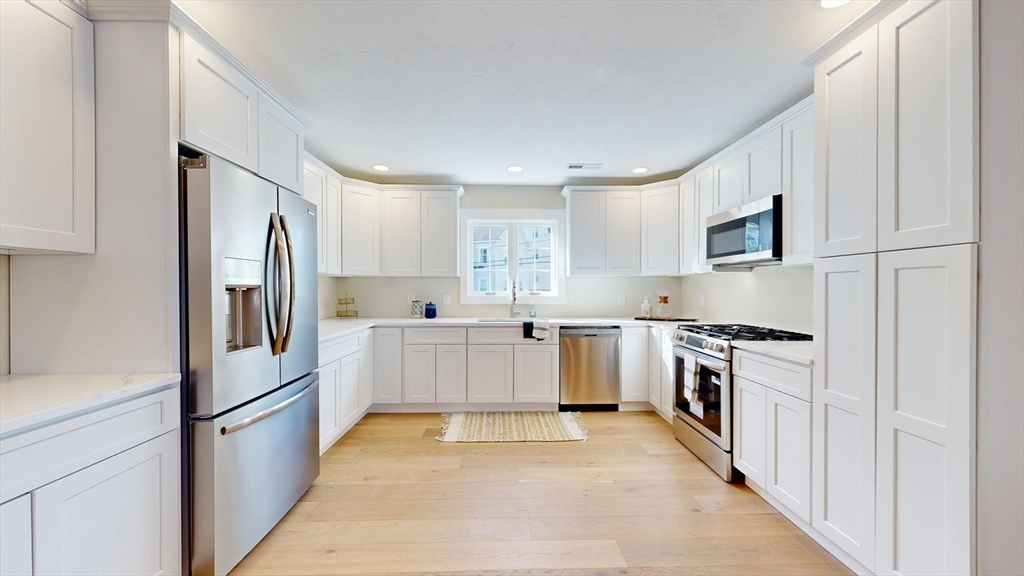 46 Hastings Avenue Worcester, MA 01606 - Photo 13 of 38