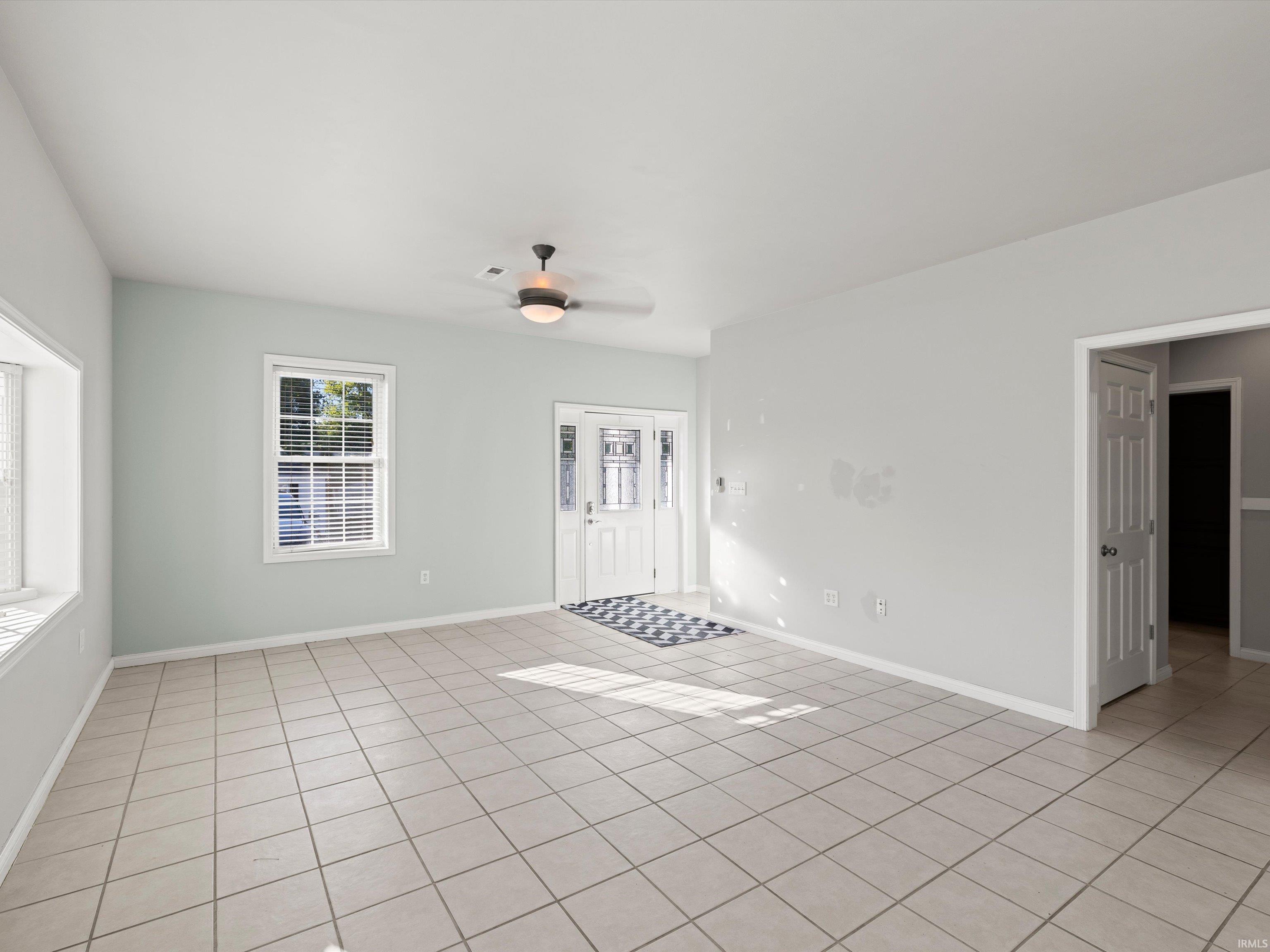 519 Monroe Street Newburgh, IN 47630 - Photo 3 of 28