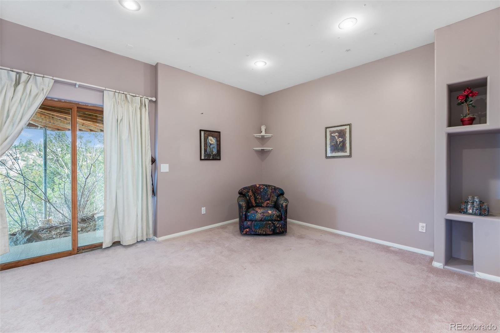 323 Overlook Lane Boulder, CO 80302 - Photo 24 of 40 a room with windows and closet
