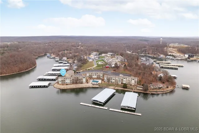 $264,900 | 875 Parkside Place, Unit C206, Osage Beach, MO 65065