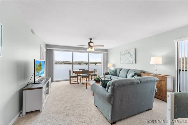 $264,900 | 875 Parkside Place, Unit C206, Osage Beach, MO 65065