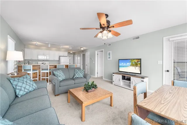 $264,900 | 875 Parkside Place, Unit C206, Osage Beach, MO 65065