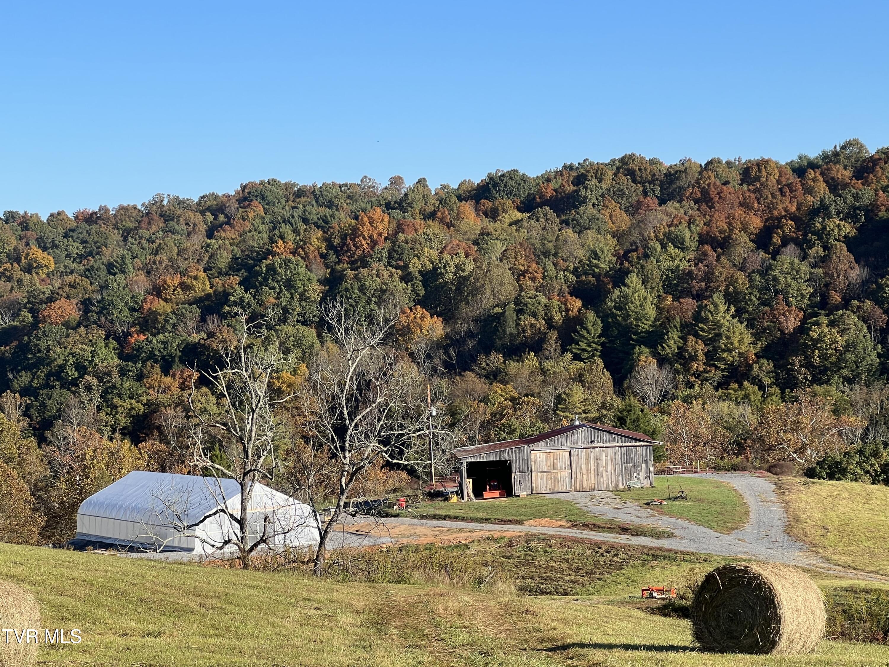 21570 Alvarado Road Abingdon, VA 24211 - Photo 4 of 48 04