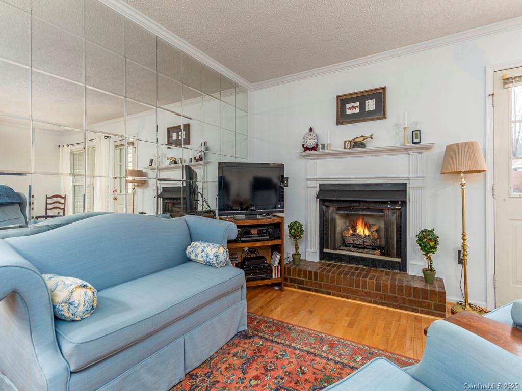 140 Chelsea Road Waynesville, NC 28786 - Photo 3 of 16 Gallery Image 3