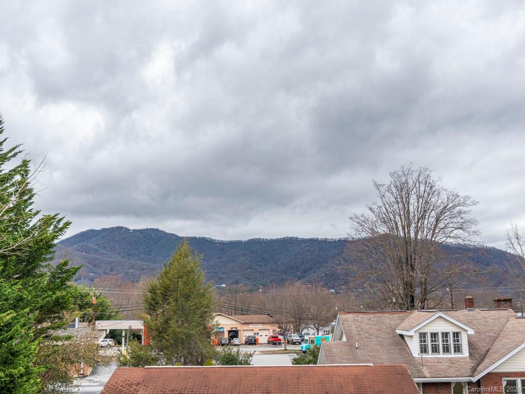 140 Chelsea Road Waynesville, NC 28786 - Photo 6 of 16 Gallery Image 6