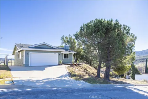 $439,999 | 42614 Cabin Drive, Lake Hughes, CA 93532