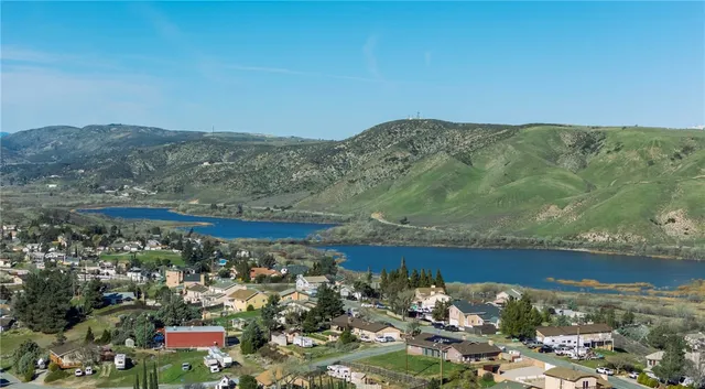 $439,999 | 42614 Cabin Drive, Lake Hughes, CA 93532