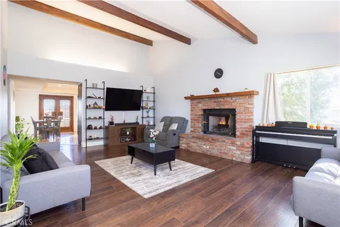 $439,999 | 42614 Cabin Drive, Lake Hughes, CA 93532