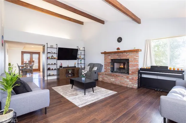 $439,999 | 42614 Cabin Drive, Lake Hughes, CA 93532