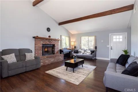 $439,999 | 42614 Cabin Drive, Lake Hughes, CA 93532