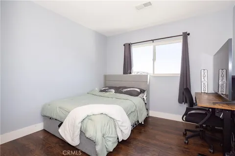 $439,999 | 42614 Cabin Drive, Lake Hughes, CA 93532