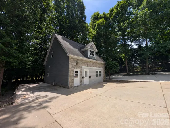 $1,695 | 14625 Phillips Road, Unit 1, Matthews, NC 28105