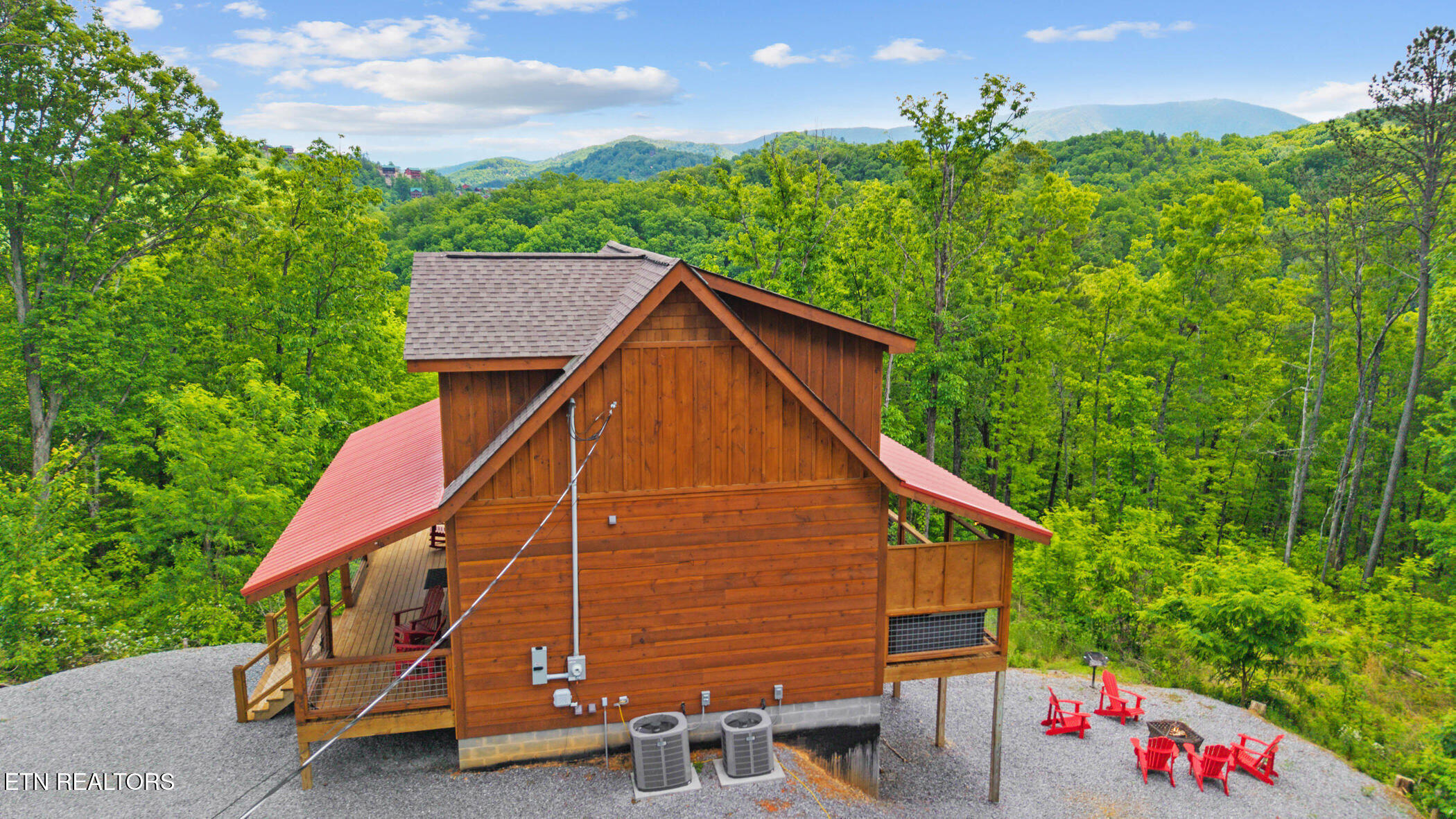 2015 Penny Way Pigeon Forge, TN 37862 - Photo 2 of 60 dji_20260430125934_0968_d