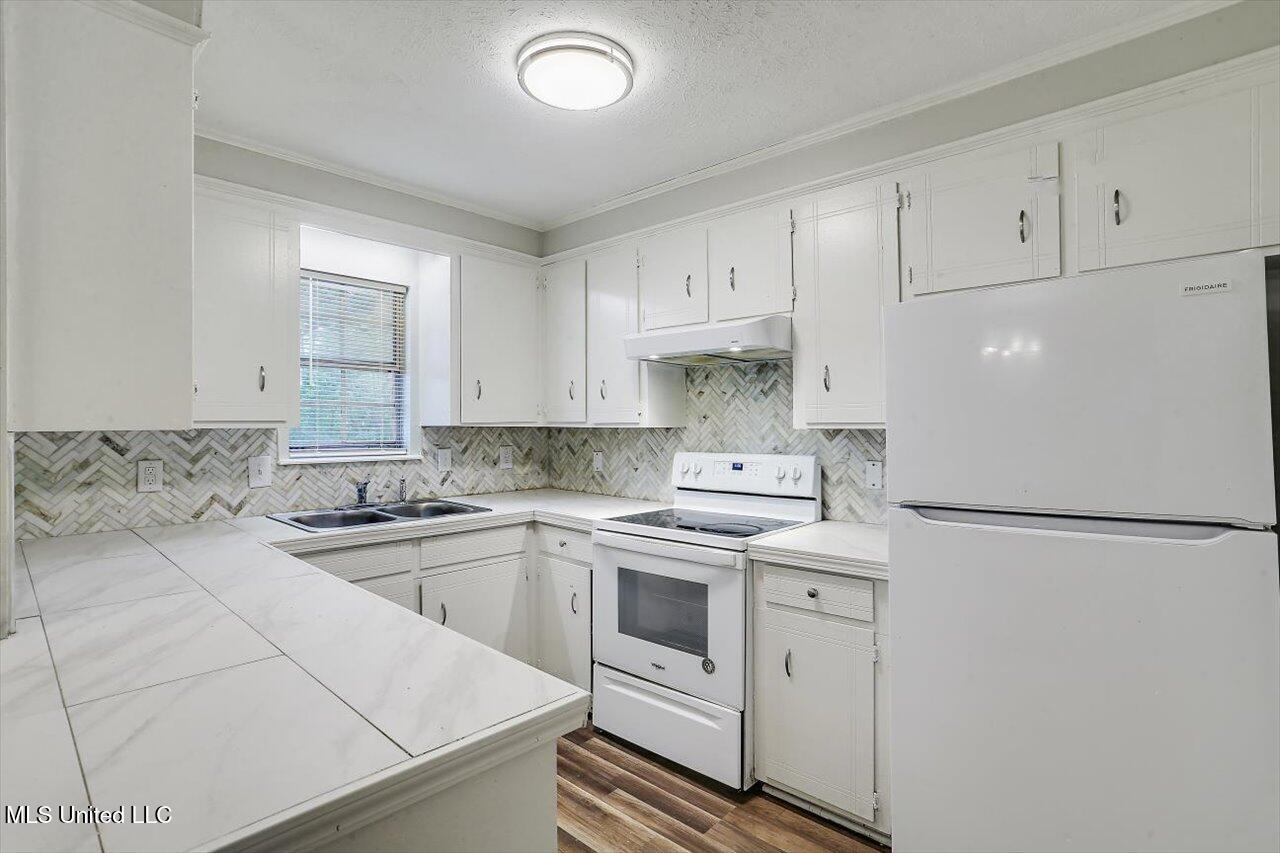 1207 Cherry Stone Circle Clinton, MS 39056 - Photo 9 of 29 09-1207 Cherry Stone Cir