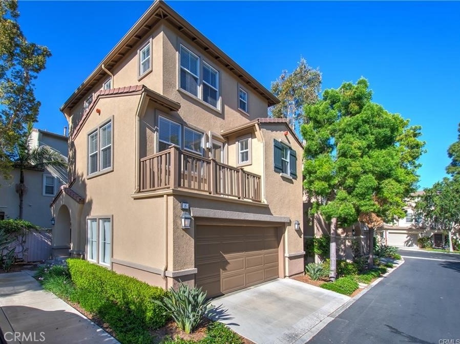 8 Silvermaple Irvine, CA 92618 - Photo 2 of 27