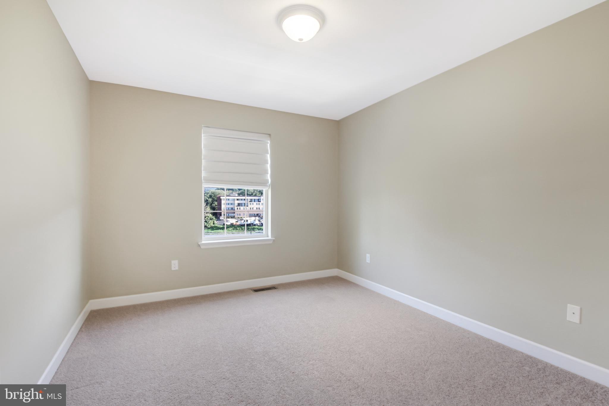 411 Tremont Avenue Reading, PA 19607 - Photo 11 of 26