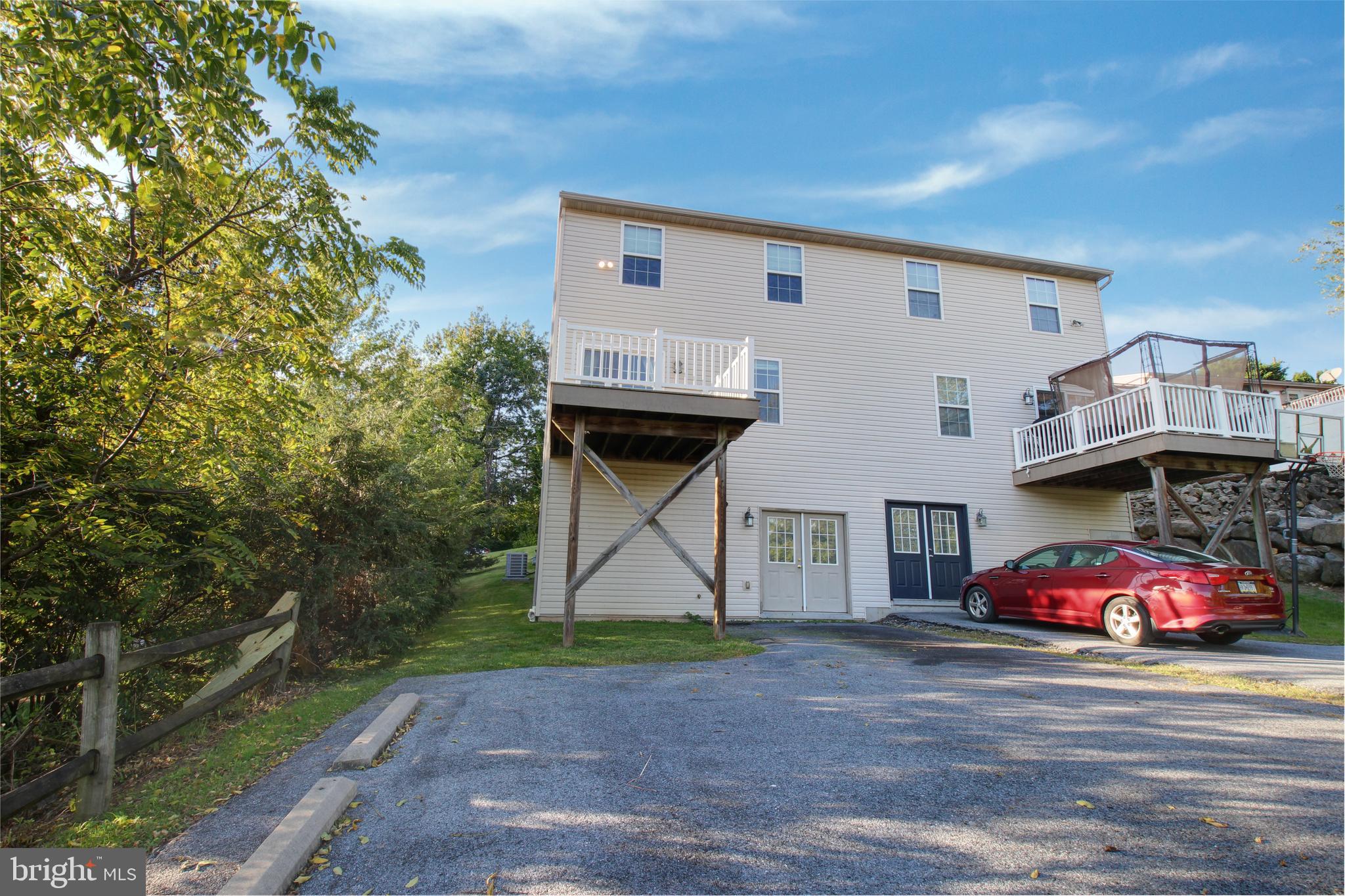 411 Tremont Avenue Reading, PA 19607 - Photo 25 of 26