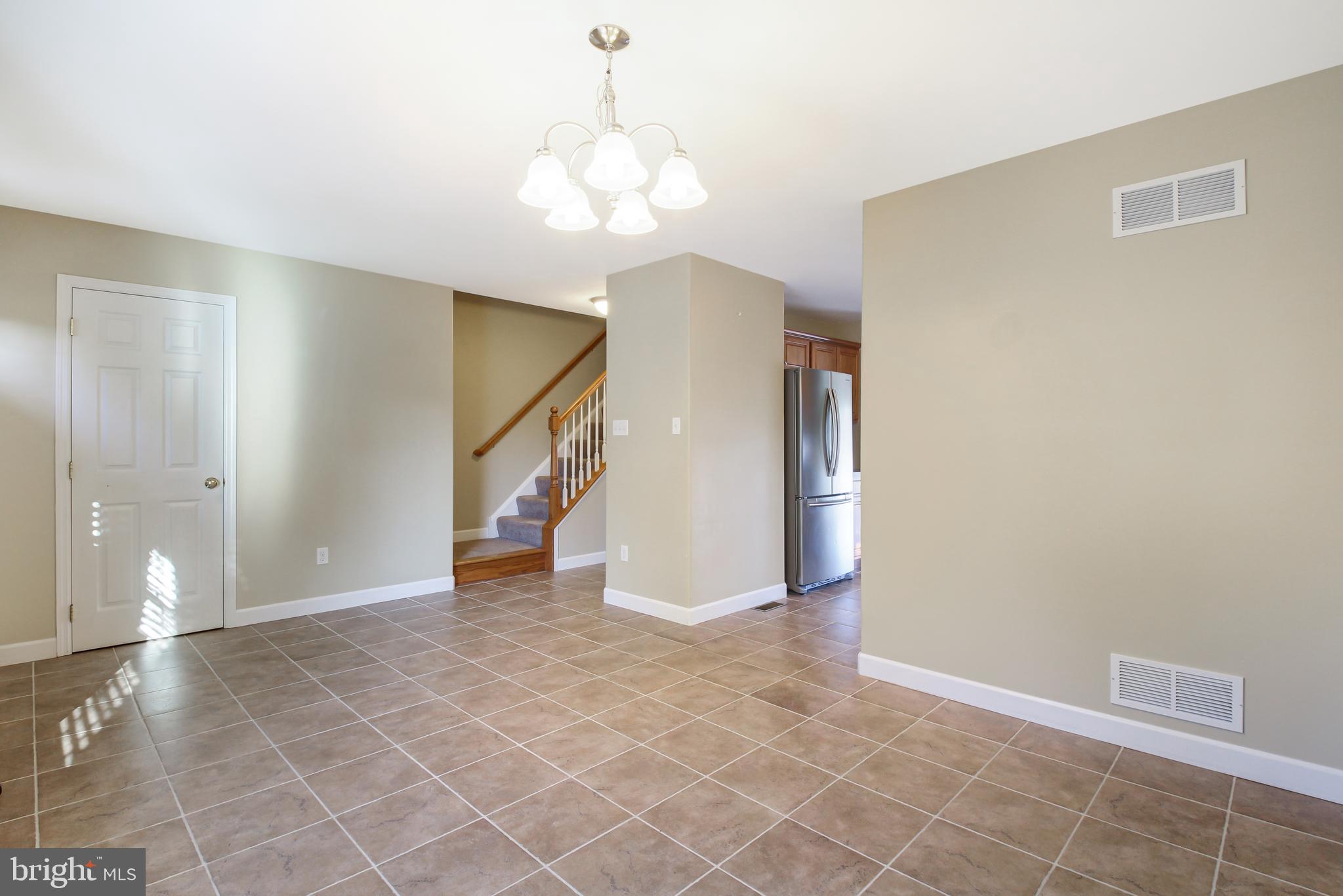 411 Tremont Avenue Reading, PA 19607 - Photo 3 of 26