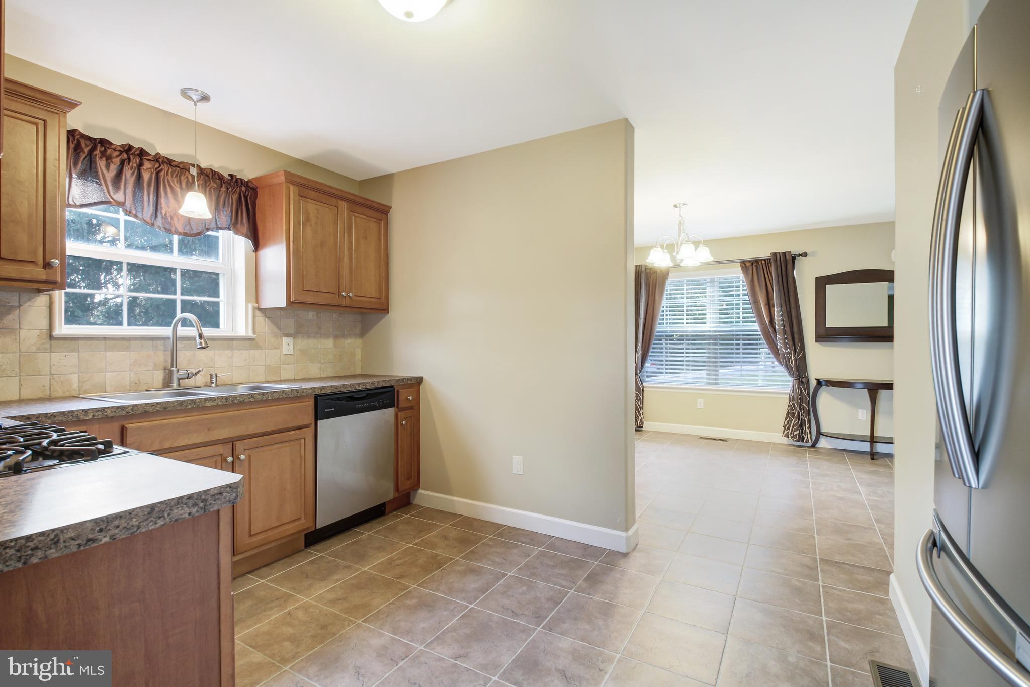 411 Tremont Avenue Reading, PA 19607 - Photo 5 of 26