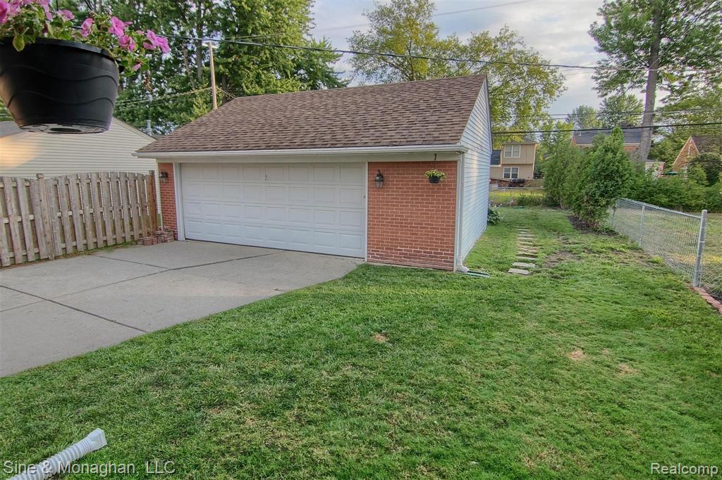 1226 Hampton Road Grosse Pointe Woods, MI 48236 - Photo 26 of 26
