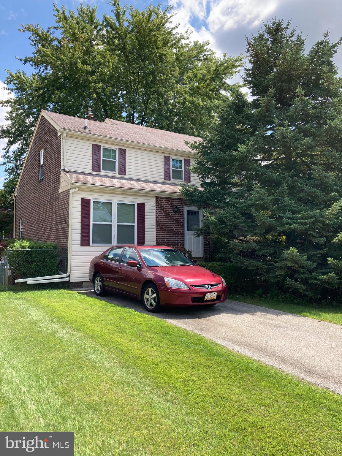 125 Rambling Way Springfield, PA 19064 - Photo 2 of 22