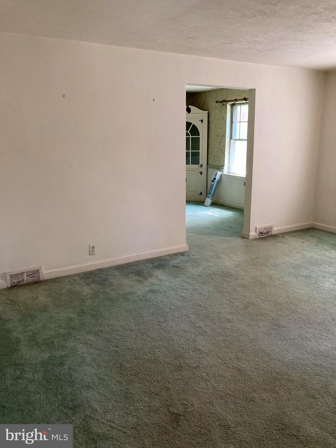 125 Rambling Way Springfield, PA 19064 - Photo 4 of 22