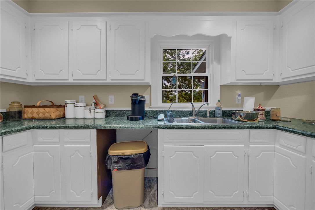 1148 Doyle Street Westminster, SC 29693 - Photo 12 of 49