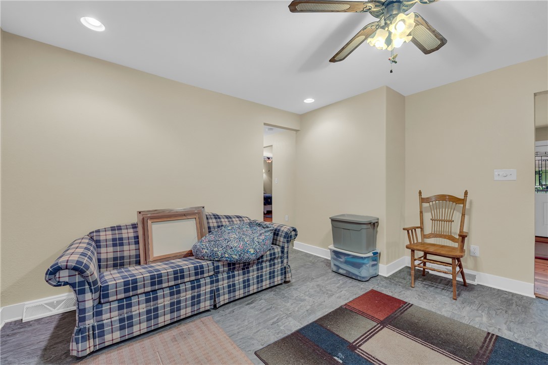 1148 Doyle Street Westminster, SC 29693 - Photo 15 of 49