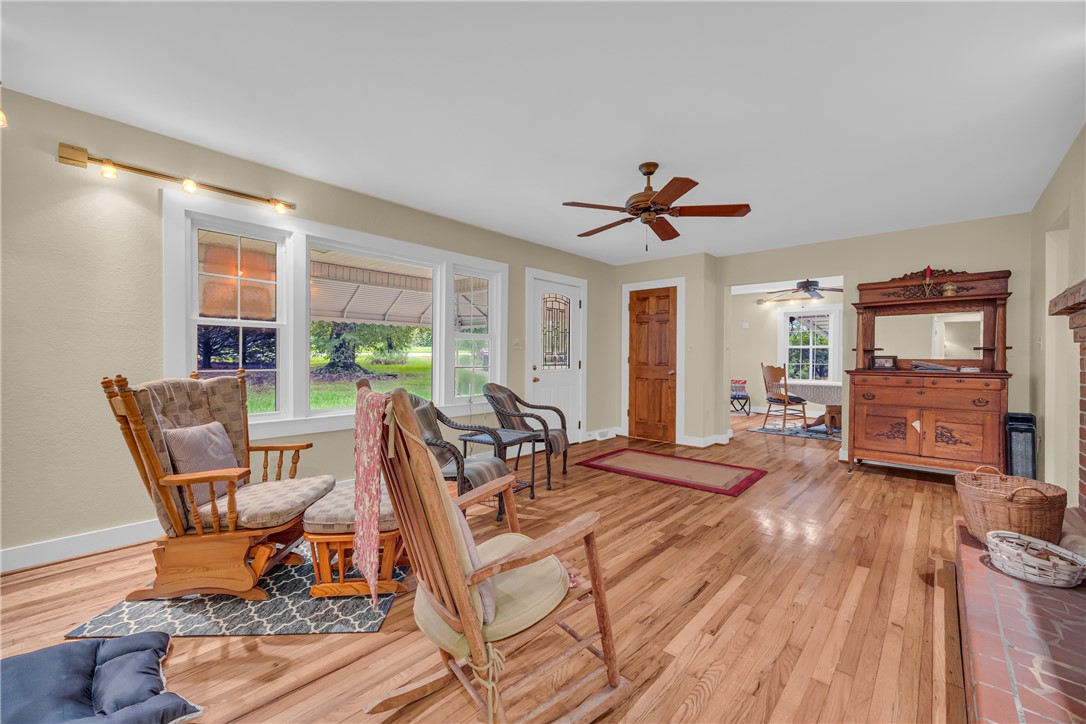 1148 Doyle Street Westminster, SC 29693 - Photo 6 of 49