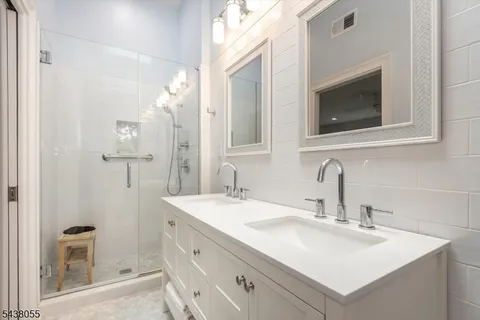 $1,250,000 | 83 Brookside Terrace, North Caldwell, NJ 07006