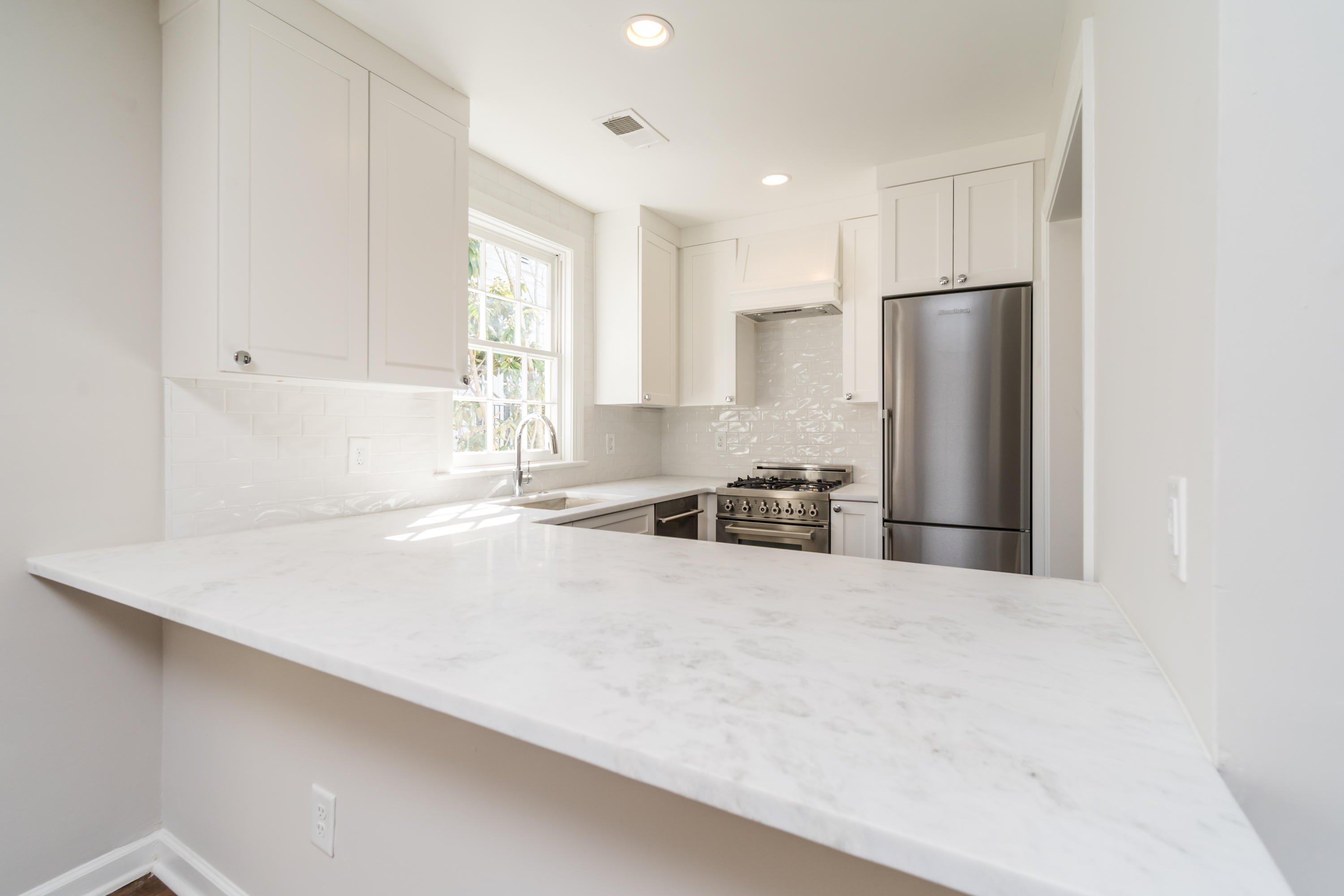125 Line Street, Unit B Charleston, SC 29403 - Photo 5 of 27 125 Line St-8