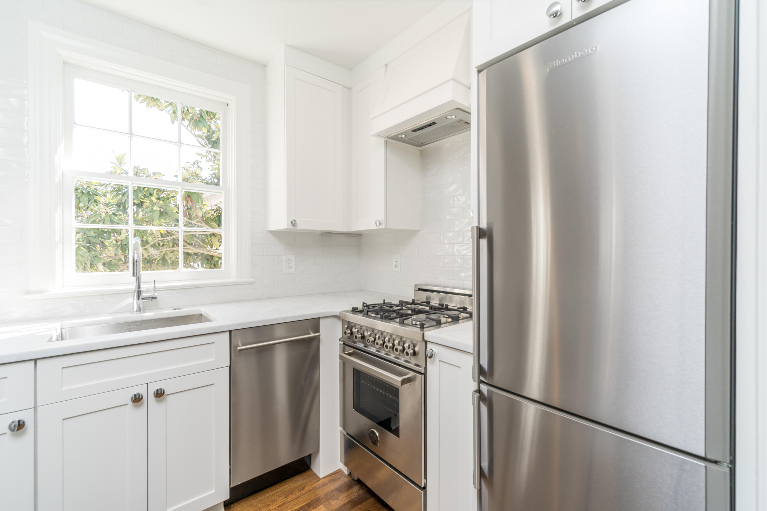 125 Line Street, Unit B Charleston, SC 29403 - Photo 7 of 27 125 Line St-10