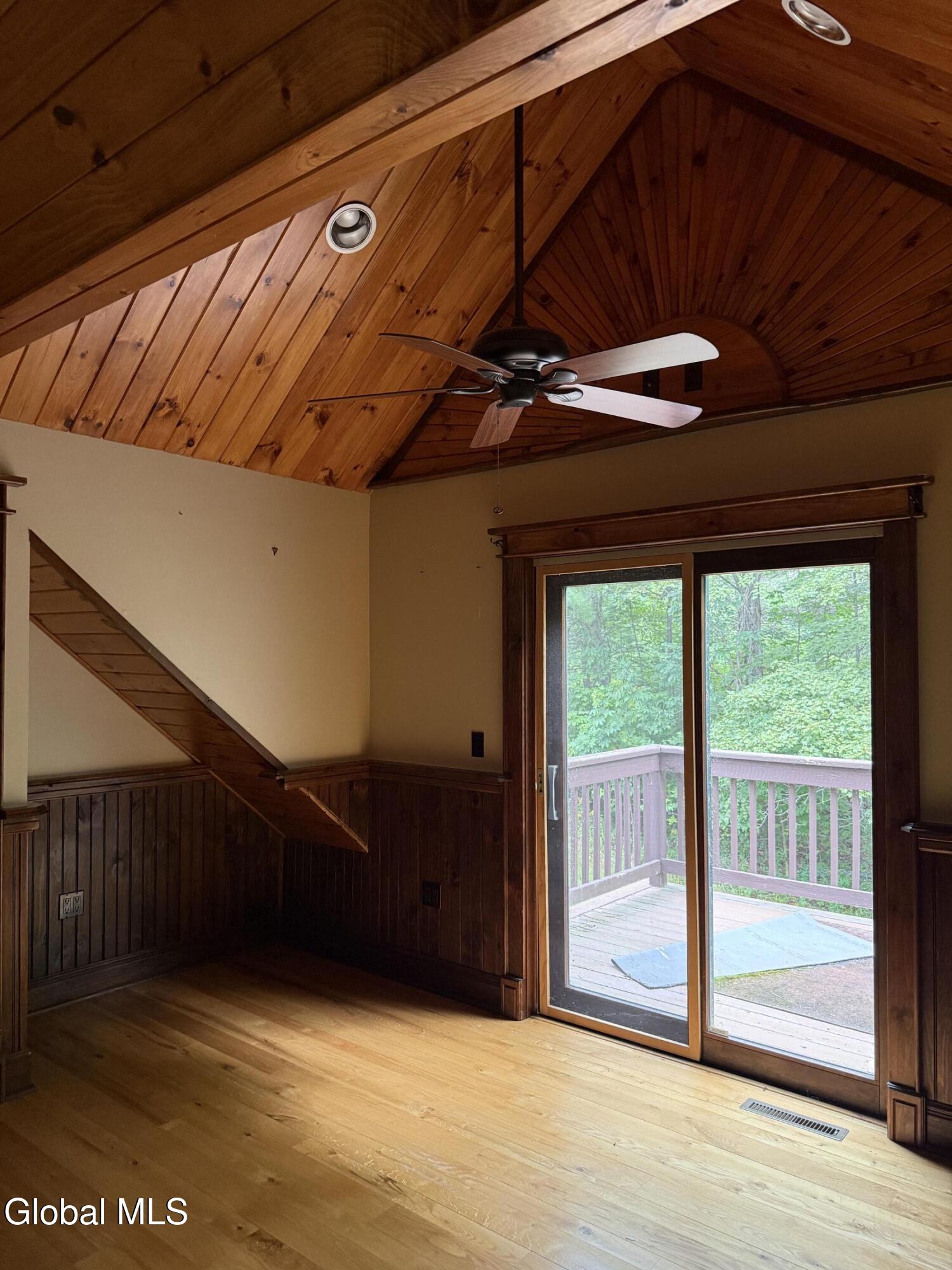 395 Hills Pond Road Hampton, NY 12887 - Photo 14 of 29 GUEST BEDROOM