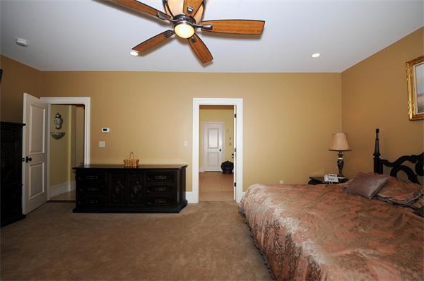21 Old Farm Road Norwood, MA 02062 - Photo 8 of 21 Gallery Image 8