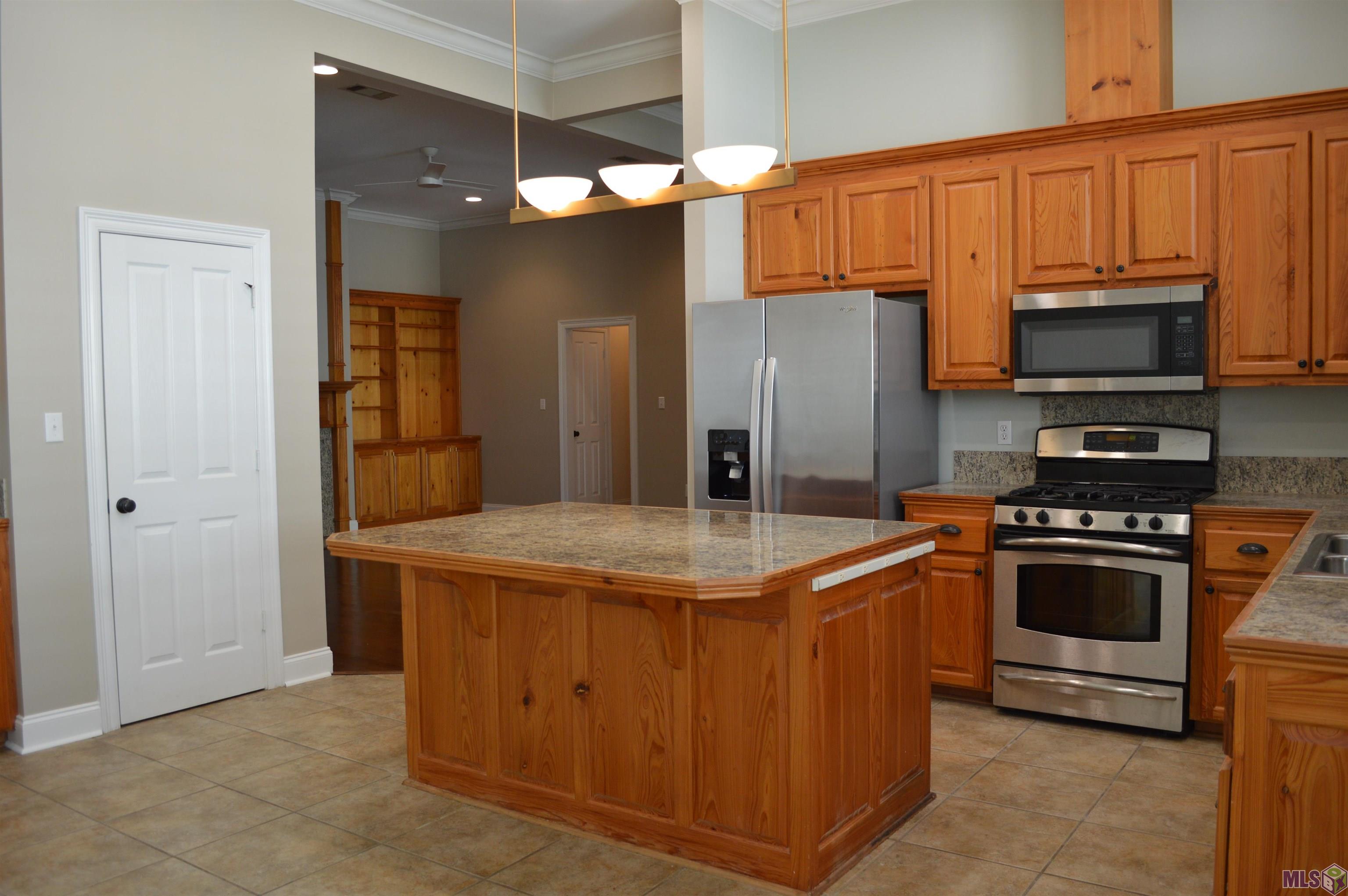 2017 Lac Cache Court Baton Rouge, LA 70816 - Photo 14 of 34 Gallery Image 14