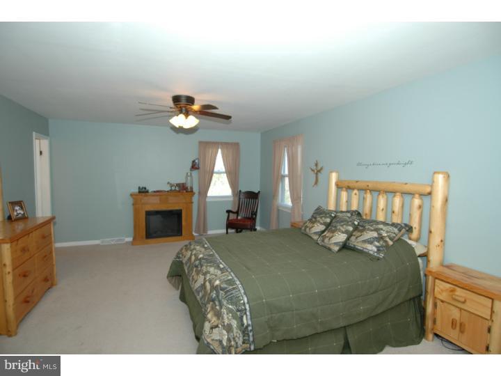 52 Georgetown Road Columbus, NJ 08022 - Photo 12 of 25 Master Bedroom