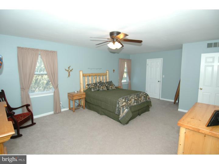52 Georgetown Road Columbus, NJ 08022 - Photo 13 of 25 Master Bedroom
