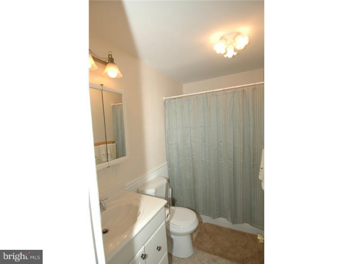 52 Georgetown Road Columbus, NJ 08022 - Photo 14 of 25 Bathroom