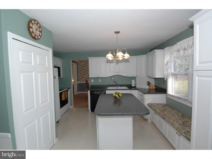 52 Georgetown Road Columbus, NJ 08022 - Photo 3 of 25 Kitchen