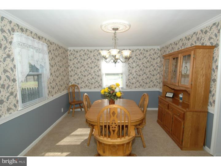 52 Georgetown Road Columbus, NJ 08022 - Photo 6 of 25 Dining Room