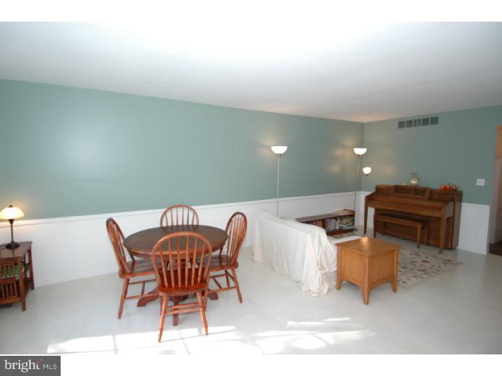 52 Georgetown Road Columbus, NJ 08022 - Photo 7 of 25 Family Room