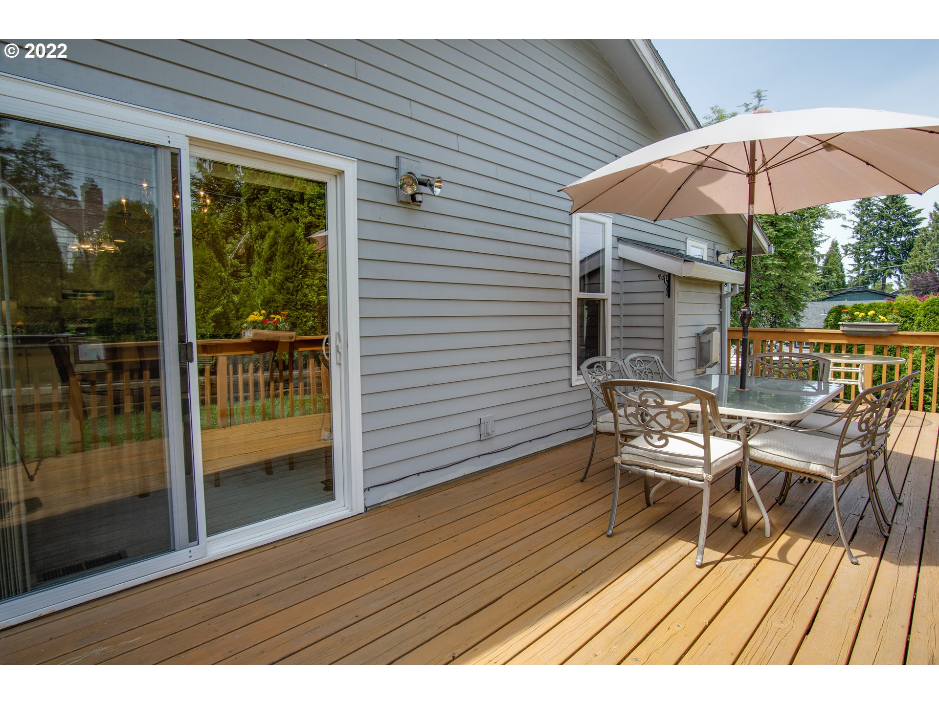 4910 Southwest Comus Street Portland, OR 97219 - Photo 14 of 32 Gallery Image 14